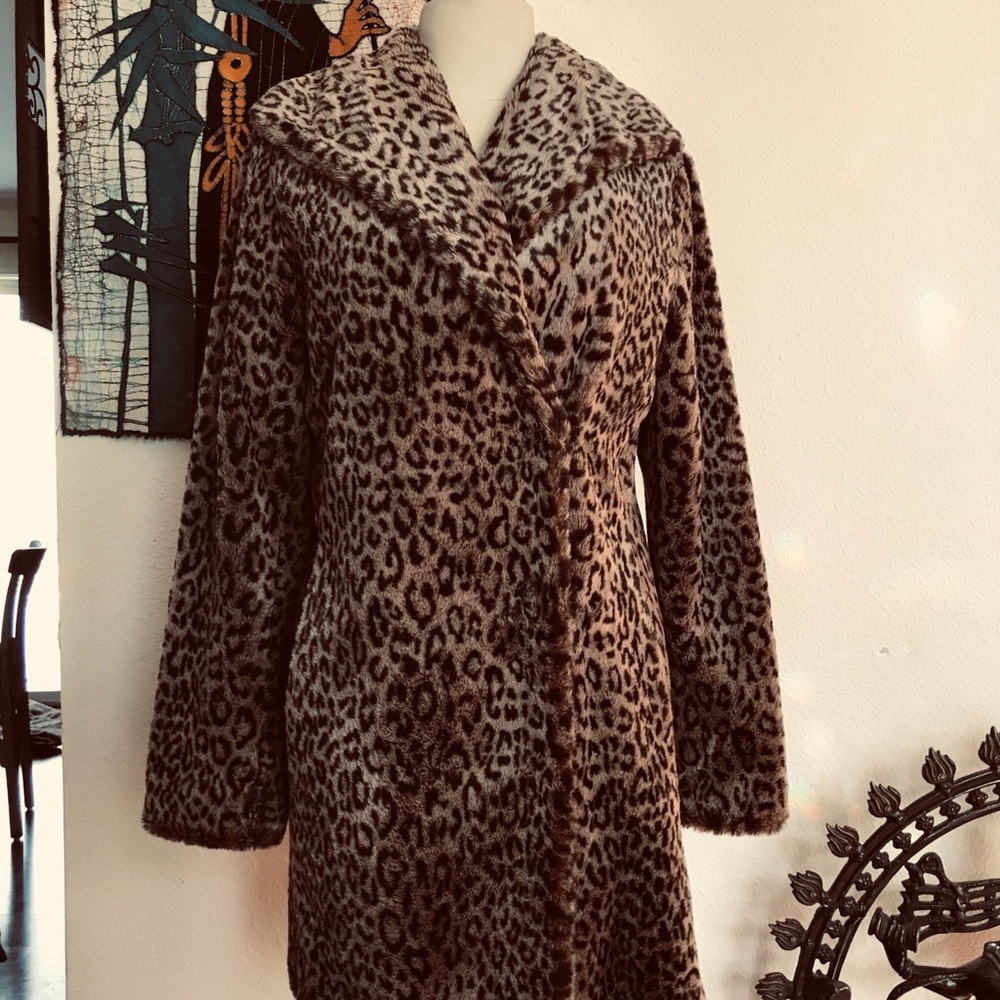 Gorgeous Calvin Klein Leopard Coat